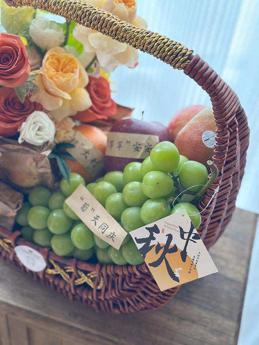 超大鲜花 水果手提花篮 商品图1