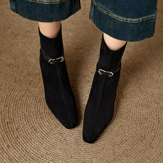 【预售5天】时尚皮带扣高跟弹力女靴秋新款小方头粗跟后拉链瘦瘦靴短靴HP&A2656 商品图1