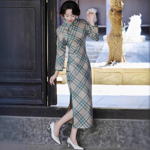 WC9362 新式旗袍2025秋冬款中国风优雅气质长款平绒显瘦修身连衣裙菱格 商品图4