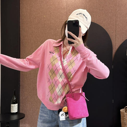 原版miu菱格限定粉𝐩𝐨𝐥𝐨领针织衫101810 商品图5