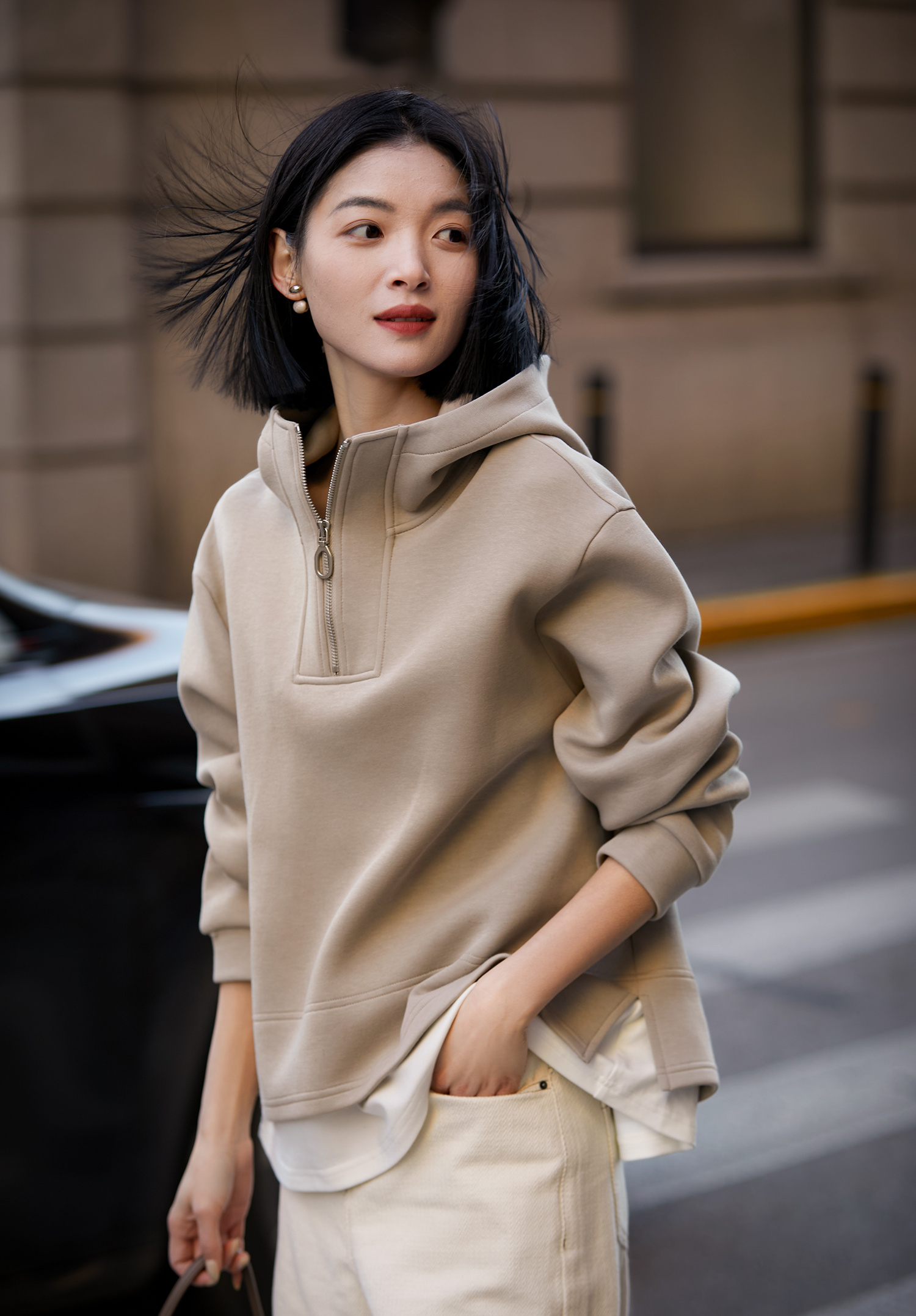 南油高货❗时尚博主人手一件！【梅茵凯琳Meline Kaylin空气层假两件连帽卫衣】减龄慵懒美感穿搭❗高级又自在❗✅进口空气层面料，蓬松柔软！✅宽松H型廓形，包容性极好，不挑身材藏肉显瘦