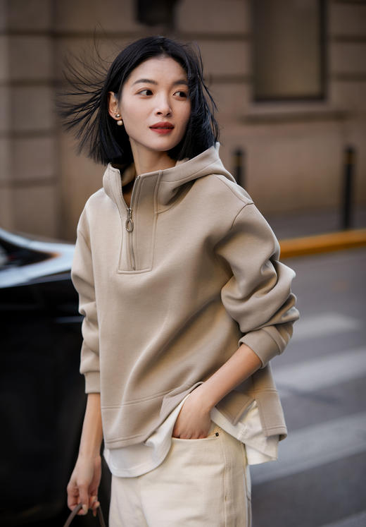 南油高货❗时尚博主人手一件！【梅茵凯琳Meline Kaylin空气层假两件连帽卫衣】减龄慵懒美感穿搭❗高级又自在❗✅进口空气层面料，蓬松柔软！✅宽松H型廓形，包容性极好，不挑身材藏肉显瘦 商品图0