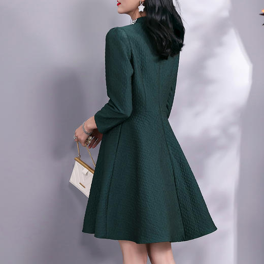 丁摩 秋季新款女装半高领镂空重工钉珠气质收腰纯色九分袖连衣裙5ZF-73743 商品图3