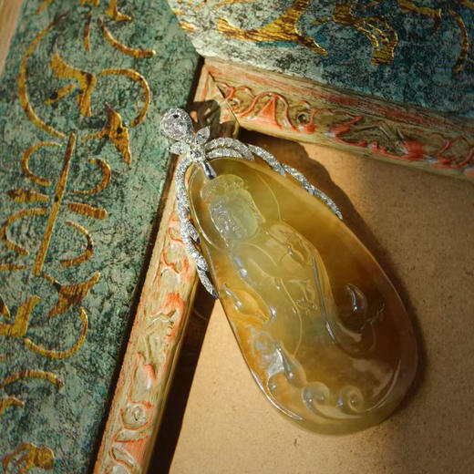 岁月拾遗 蜜糖冰黄 18k镶钻观音吊坠 商品图1