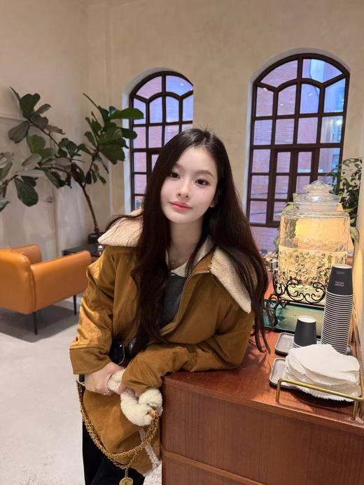 Read Nameless /Miu系羊羔毛领麂皮棉服 2025/10/20 商品图3