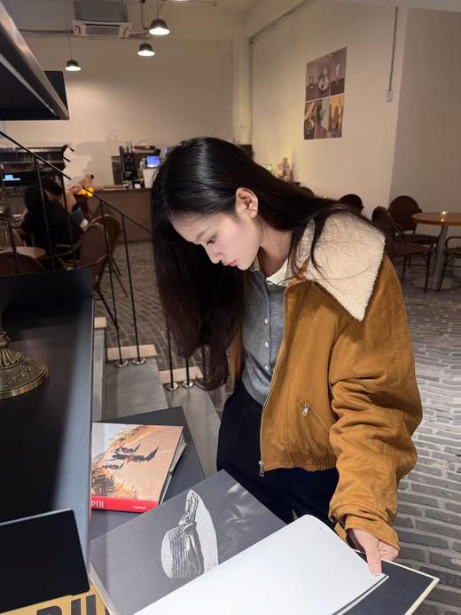 Read Nameless /Miu系羊羔毛领麂皮棉服 2025/10/20 商品图2