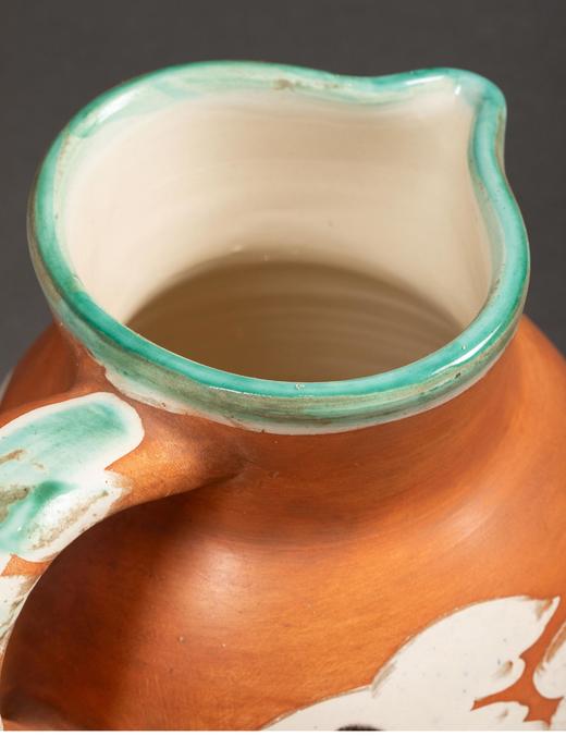 【已售】独角鹿西洋古董 1962年代西班牙艺术巨匠与法国Madoura工坊合作出品限量装饰陶瓶「Pichet aux oiseaux 鸟纹水罐」 商品图4