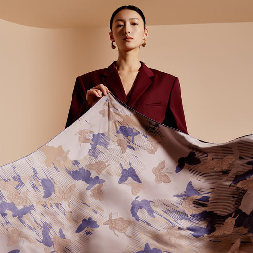 凤凰之家“百蝶谱”105厘米GB双面印花大方巾 商品图0