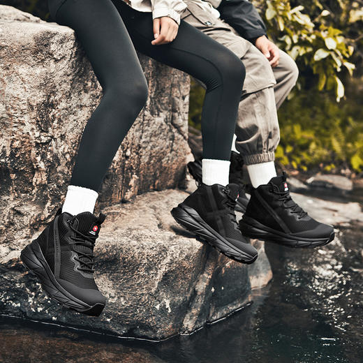 【159秒杀！中高帮！带防伪注册卡】瑞士军工SWISS MILITARY时尚情侣户外徒步登山运动鞋靴 SM8315 商品图2