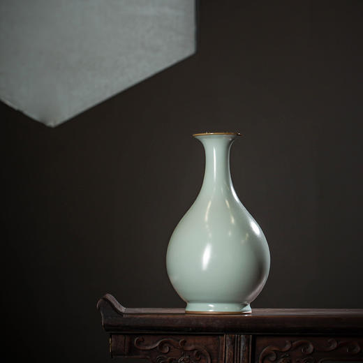 问鼎汝瓷/鼎峰系列/天青辛丑/精工款/玉壶春瓶（中） 商品图1