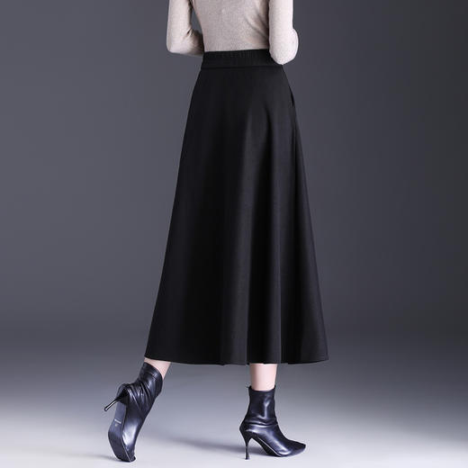 MYX毛呢加厚通勤修身蓬蓬裙垂坠感百褶大摆裙2025冬款高腰显瘦半身裙 商品图2