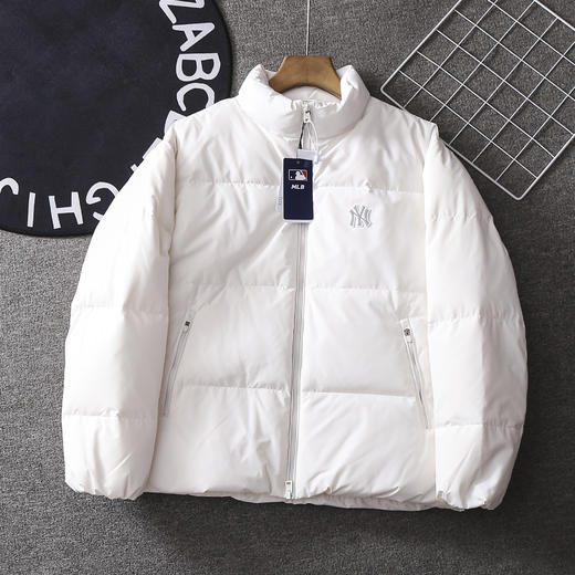 反季福利🔥「MLB小标短款羽绒服」宽松的版型不挑身材！经典百搭！立领设计，防风又显脸小！ 商品图9