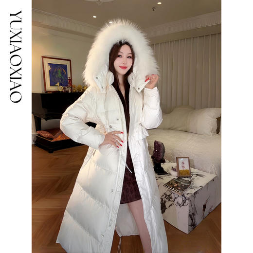 余潇潇【雪国漫游】可拆貉子毛领高克重90白鹅绒调节腰连帽羽绒服 商品图2