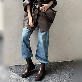 【品牌撤柜 经典女士加绒时尚短靴】进口手抓纹牛皮，鞋身全部使用进口软牛皮 防滑耐磨橡胶大底 后拉链方便穿脱 冬季绒里高保暖 法式方圆头设计，优雅的气质提升个人魅力!