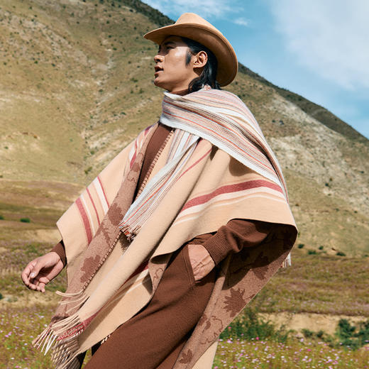 羊绒格桑花双面斗篷  SJF97W385N 商品图4