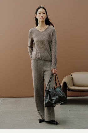 米梭AMORE MISSO女装V领鱼骨套衫6311F2397