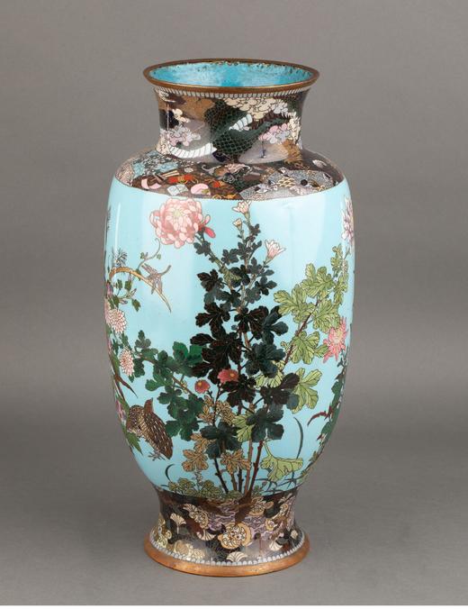 独角鹿西洋古董 1880年代日本明治时期出品「富贵花鸟」主题修饰蓝地七宝烧花瓶一对 商品图3