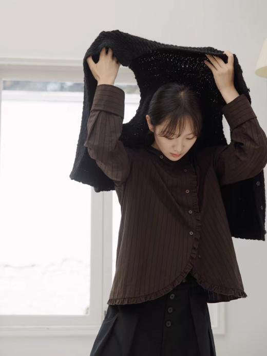 步履不停/5C11281C/立体花边不规则斜襟暗纹提花肌理衬衫 商品图1