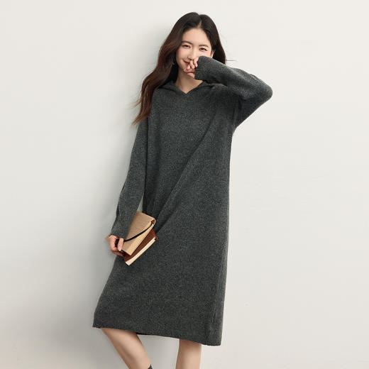 【10/23新品】熙世界灰色连帽毛衣裙女高级感2025秋冬新款气质直筒裙针织连衣裙 商品图3