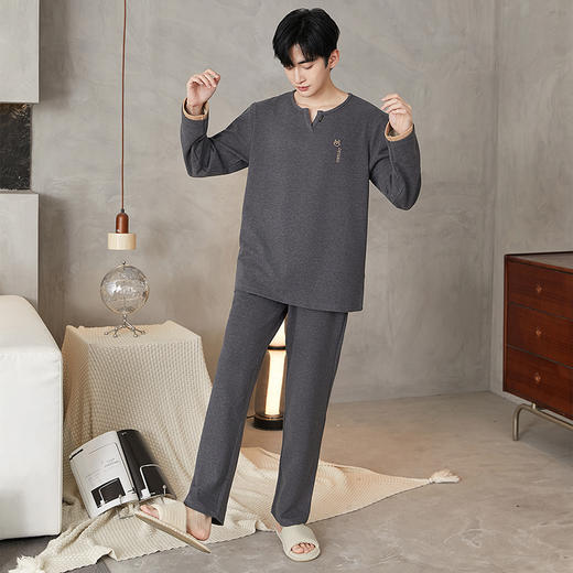 男装热卖 AB双面磨毛！【男士桑蚕丝棉羊毛家居服套装】内涵棉羊毛自发热材质  桑蚕丝养肤 上身升温蓄暖 宽松版型 遮肉显瘦不会臃肿  内外暖绒绒 防静电防起球  柔软不会扎肤  商品图2