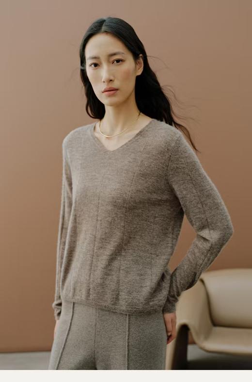 米梭AMORE MISSO女装V领鱼骨套衫6311F2397 商品图2