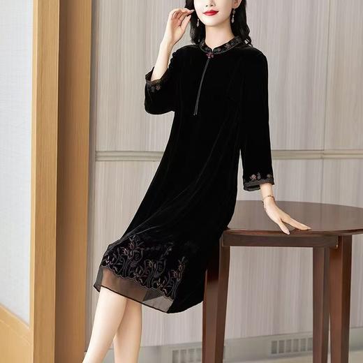 黑色金丝绒连衣裙新中式七分袖刺绣礼服复古气质2025秋改良旗袍 商品图1