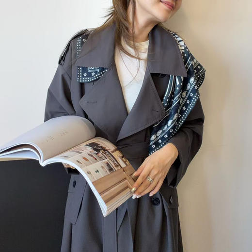 烟灰色薄丝毛精纺长风衣 商品图1