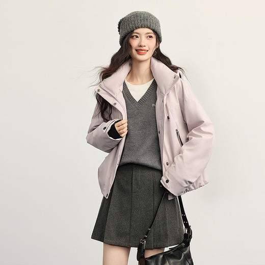 【年货节】熙世界轻运动风派克羽绒服女短款2025冬季新款休闲连帽白鸭绒外套 商品图4