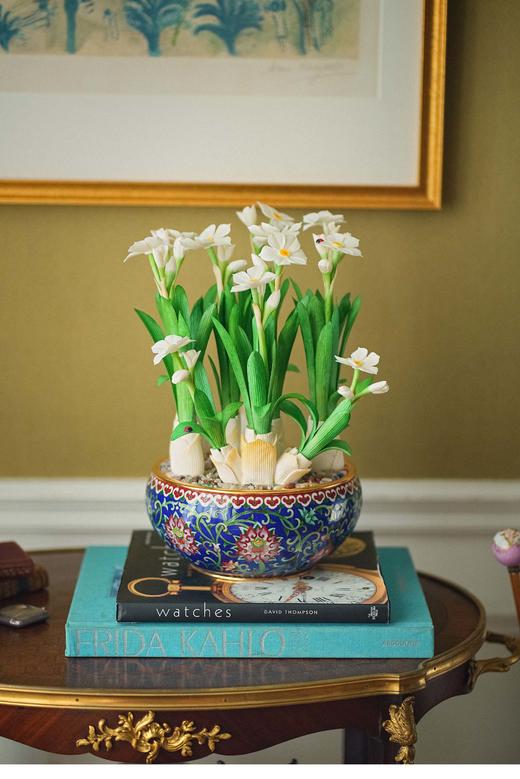 【已售】独角鹿西洋古董 20世纪中国创汇时期出品宝相花纹景泰蓝盆装饰「素洁水仙」珍宝像生盆景 商品图0