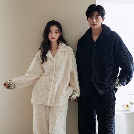 【暖绒】2025冬季情侣珊瑚绒加绒加厚时尚高级法兰绒家居服套装 商品图1