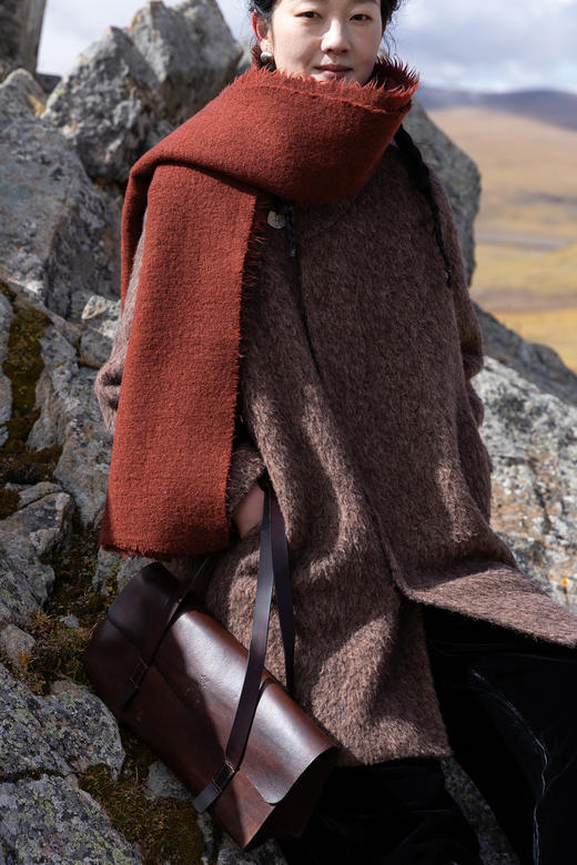 牧衣游原创 进口羊驼毛混纺羊羔毛外套蓬松保暖古朴毛呢外套 雨桐 商品图5