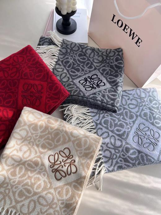 D102059满印LOGO风格设计细腻柔软中性款围巾 商品图1