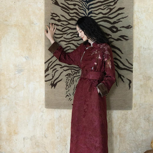 牧衣游原创 提花丝麻棉混纺手工刺绣连衣裙红色藏袍民族风 云曲 商品图0