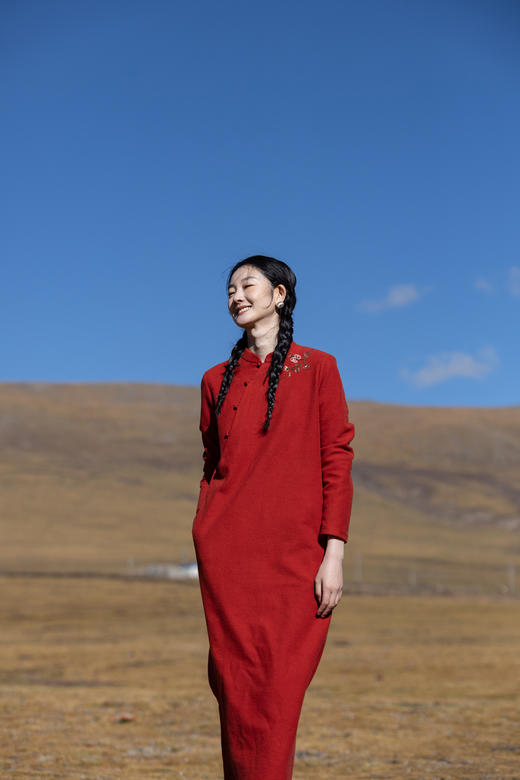 牧衣游原创 手工刺绣纯棉连衣裙女冬新款宽松复古新中式长裙 花束 商品图5