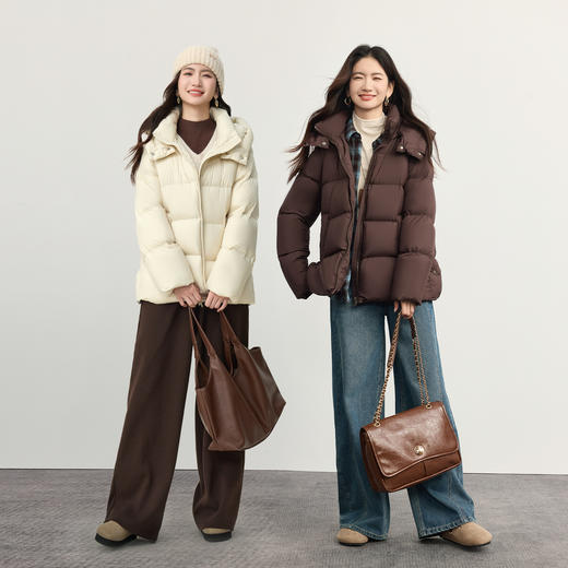 【10/23新品】熙世界云朵奶fufu杏色白鸭绒羽绒服女短款超好看连帽外套2025冬款 商品图3