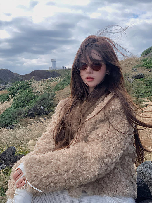 现货  节日泰迪 毛绒甜俏感温暖外套 商品图1