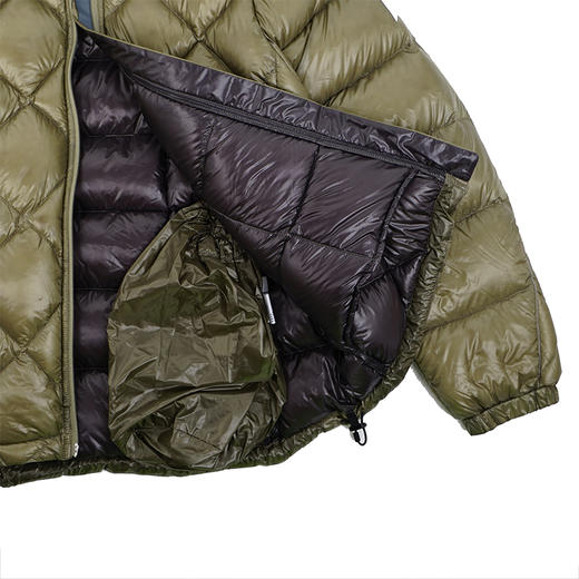 and wander diamond stitch 男女机能性超轻保暖钻石格亮面羽绒服 商品图2