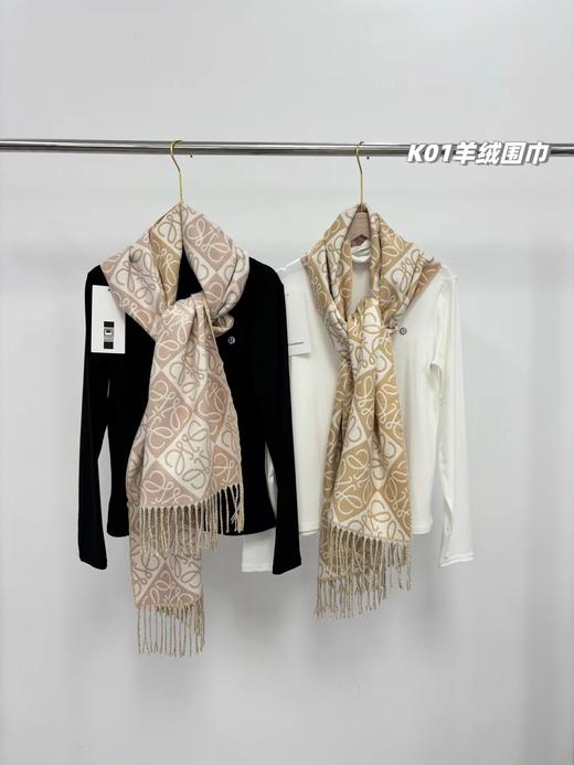D102030秋冬季可双面佩戴情侣款羊绒围巾 商品图8
