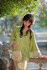 【青竹雅韵（丝绸绣花）】春芽绿绣花中式短衫，融古典雅韵于现代穿搭。   衣身以清新春芽绿为底，满幅提花暗织花团锦簇，门襟缀传统盘扣，喇叭袖口饰精美绣边，细节处尽显国风巧思；宽松版型适配多元身形 商品缩略图6