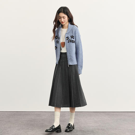 【10/23新品】熙世界灰色绒感毛呢半身裙女2025秋冬新款通勤百搭显瘦a字百褶裙 商品图4