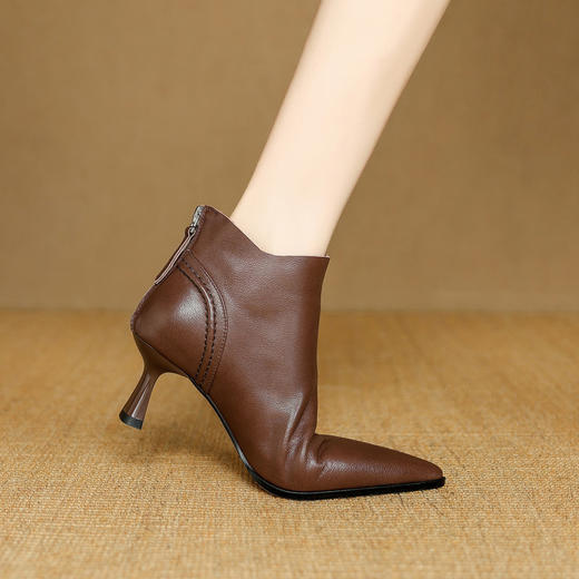 【预售5天】欧美气质头层牛皮踝靴，尖头秋冬加绒高跟靴子通勤细跟短靴DB&M6616 商品图4