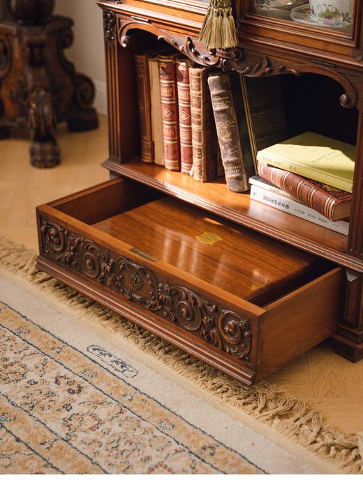 【已售】独角鹿西洋古董 19世纪欧洲出品新古典主义风格繁花卷叶主题硬木精雕多层展示柜 商品图5