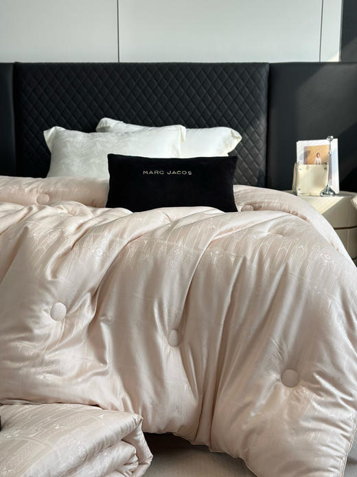 面料填充双升级！100支提花高端45%至臻大豆双蛋白被芯 原价1198加厚大豆被秋冬被 吸湿排汗抑菌 触感柔 贴身暖 商品图2