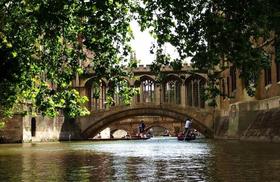 【春节、寒假】<英国名校美食海景火车+爱丁堡城堡+达西庄园+湖区游船9日休闲之旅>深圳直飞往返