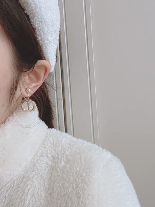 迪奥 珍珠CD耳夹/耳拍 每一期必出的经典珍珠款，没有耳洞的宝宝们必入经典款（ZS*XJ） 商品图2