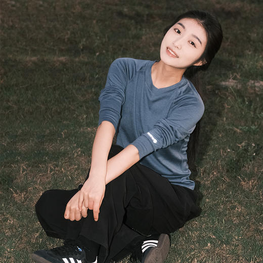 IGUANA 可机洗新品女式美利奴羊毛长袖T恤速干户外徒步 藏青色 商品图2