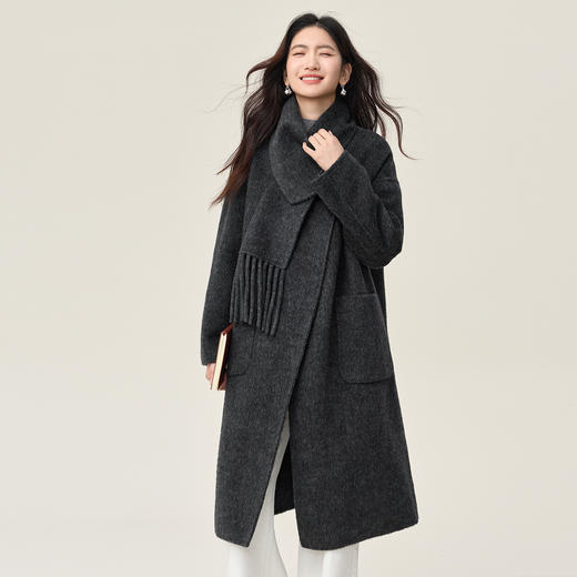 【10/23新品】熙世界氛围感牛角扣围巾双面呢大衣女冬季加厚耗牛绒羊毛呢外套 商品图3