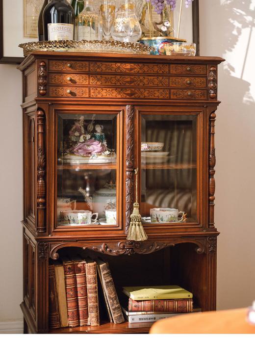 【已售】独角鹿西洋古董 19世纪欧洲出品新古典主义风格繁花卷叶主题硬木精雕多层展示柜 商品图3