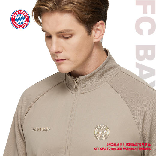 【官方正版】拜仁足球俱乐部丨卡其拉链夹克户外休闲外套男女款 商品图3