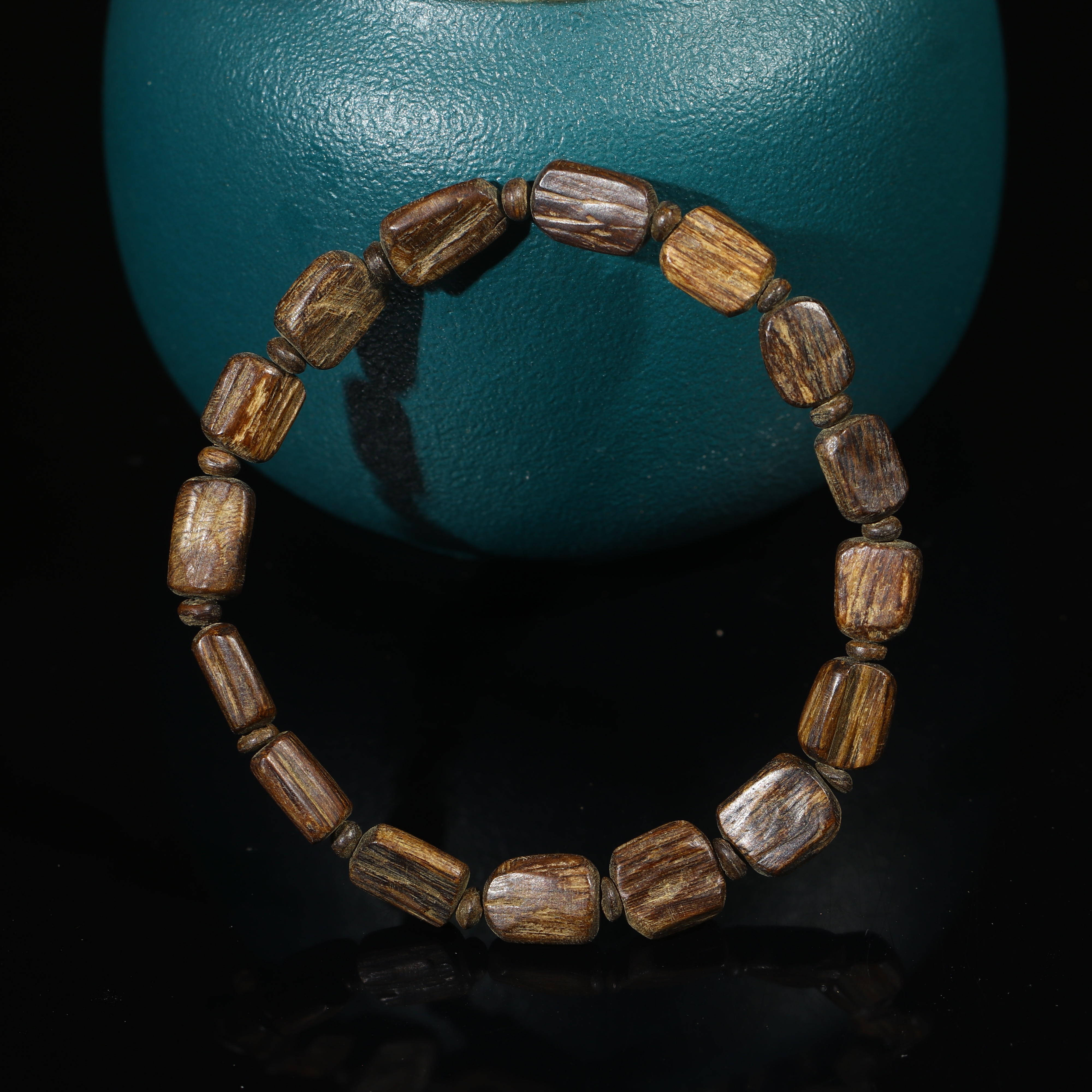 BC.DF10.18-8   东马沉水(随行) ，2.83g